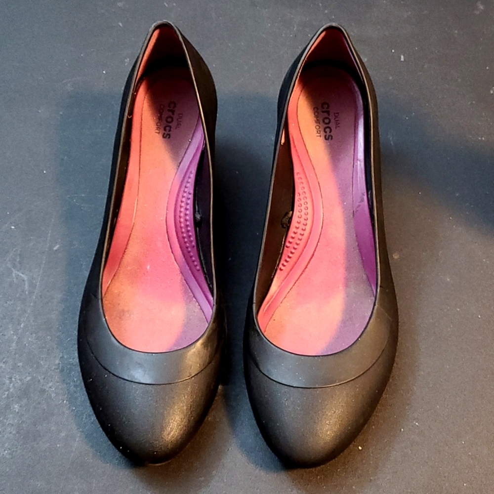 Crocs Lina Black Wedge Pump Dual Comfort Slip On Women's size 8
